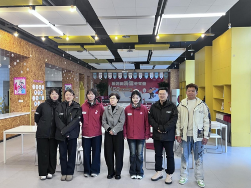 ����P(����)��ꐿ���(��һ)�c���L(zh��ng)��(�Ҷ�)����У�ڍ���(sh��)��(x��)����Ӱ����