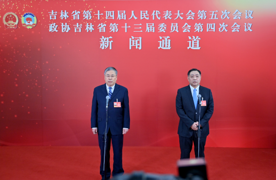 1��26���������f(xi��)����ʡ��ʮ����ί�T��(hu��)���ĴΕ�(hu��)�hί�Tͨ���ϣ��ބ���(��һ)�ش�ӛ���ᆖ(w��n)�� ���� �z