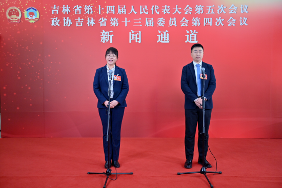 1��26�գ������f(xi��)����ʡ��ʮ����ί�T�����ĴΕ��hί�Tͨ�������S����(��һ)�ش�ӛ���ᆖ�� ���� �z